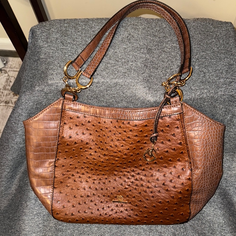 New Directions Brown Shoulder Bag with Gold Accents ❤️